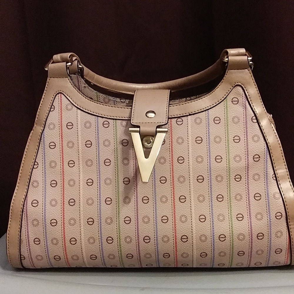 Yeshi Leather handbag